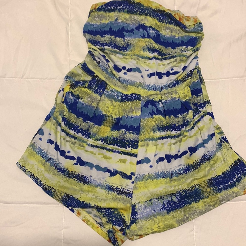 Adorable strapless romper